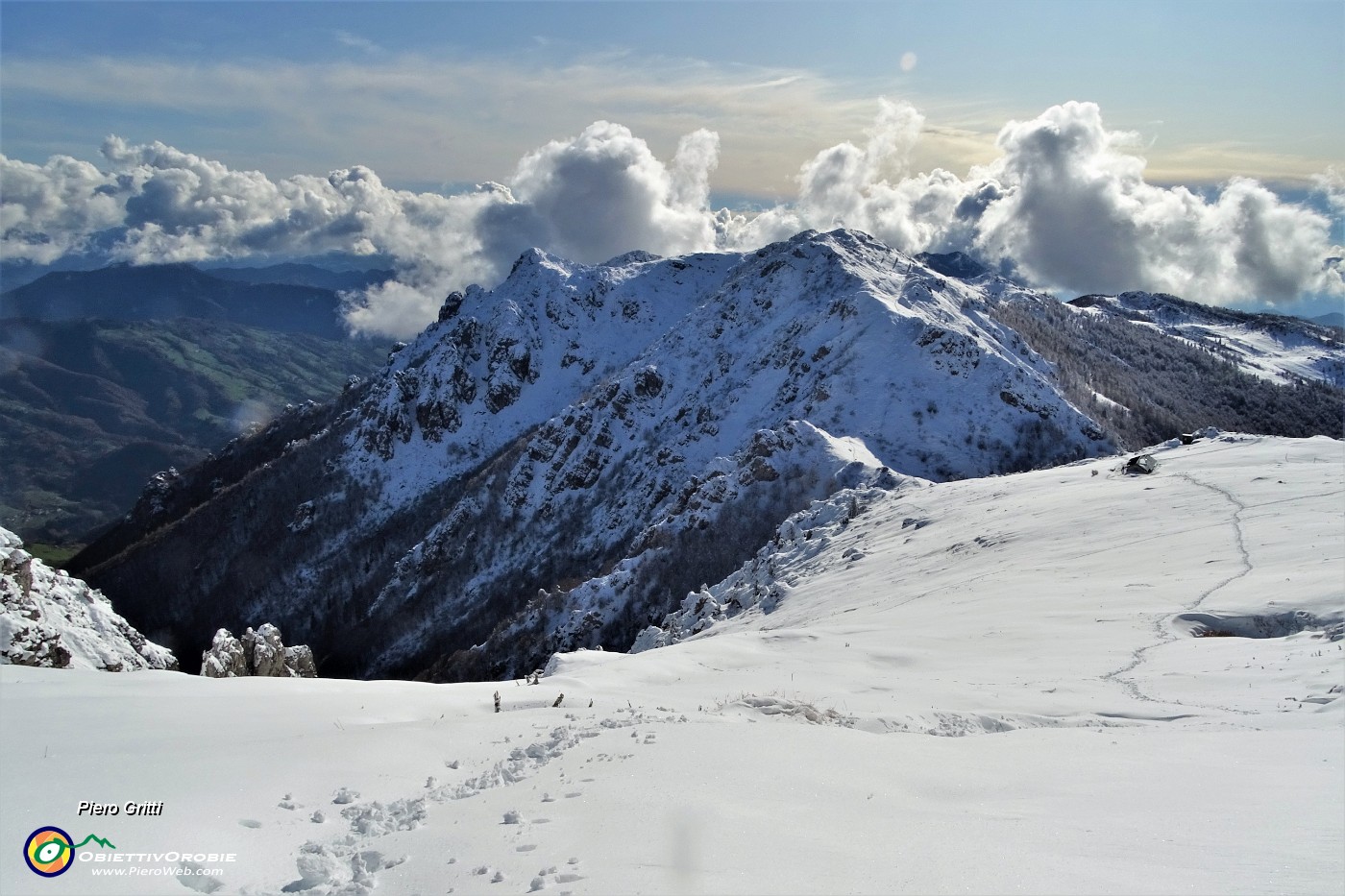 40 Ecco la mia traccia ed ora in ripida salita...JPG